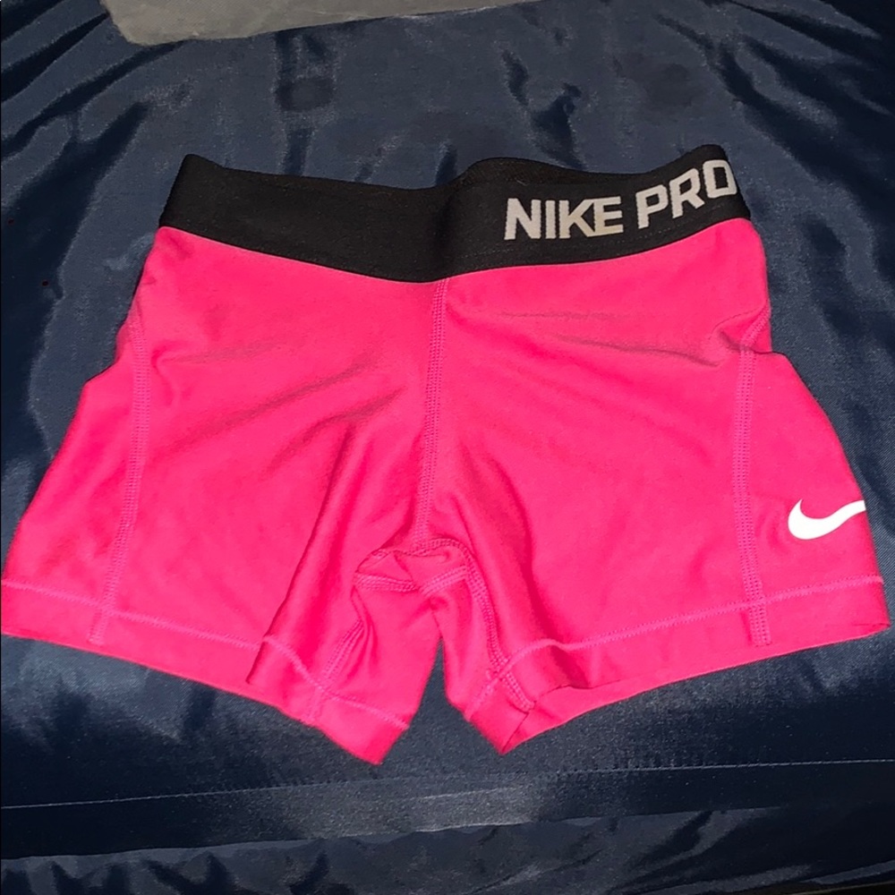 Pink Nike pro size small (fits like xs)